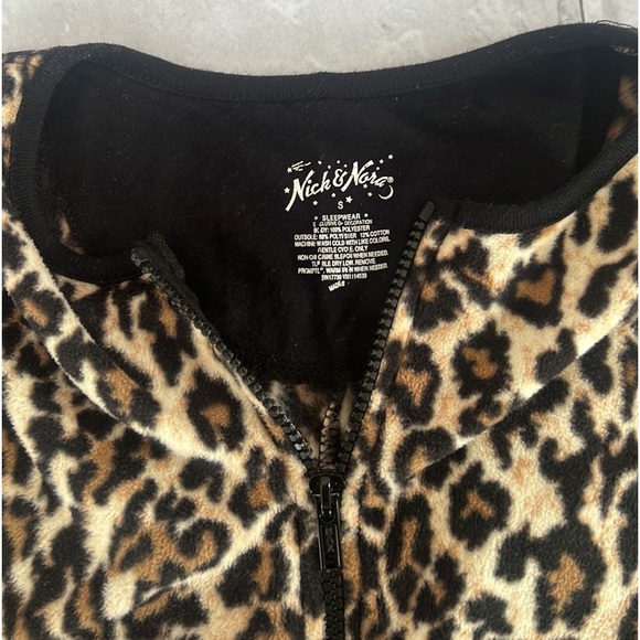 Nick & Nora Leopard print pajama suit size small - Picture 4 of 12